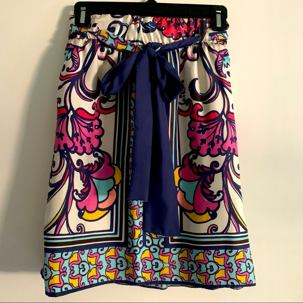 Lilly Pulitzer Silk skirt with tie waist. Size XS